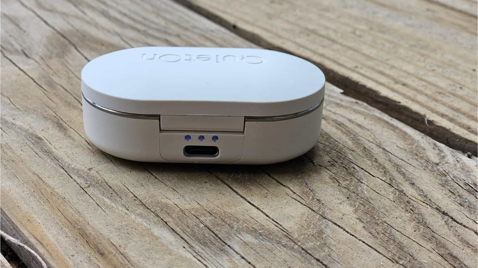 review: quieton 3.1 sleep earbuds Quieton 3. 1 back of charging case