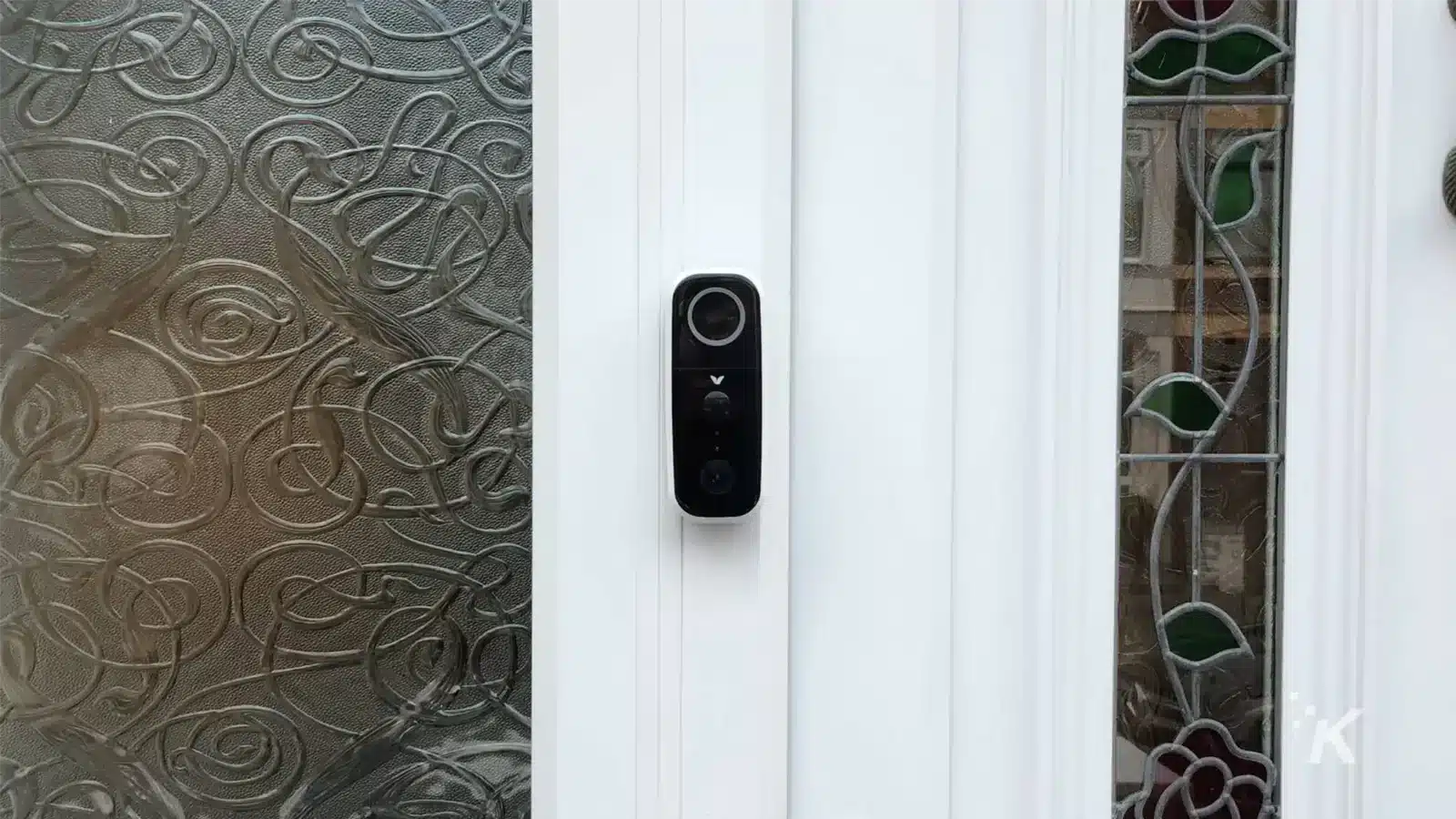 review: abode wireless video doorbell Adobe video doorbell on side of door