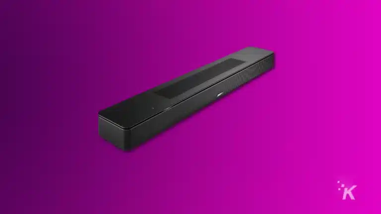 Render of the bose smart soundbar 600 on a purple background
